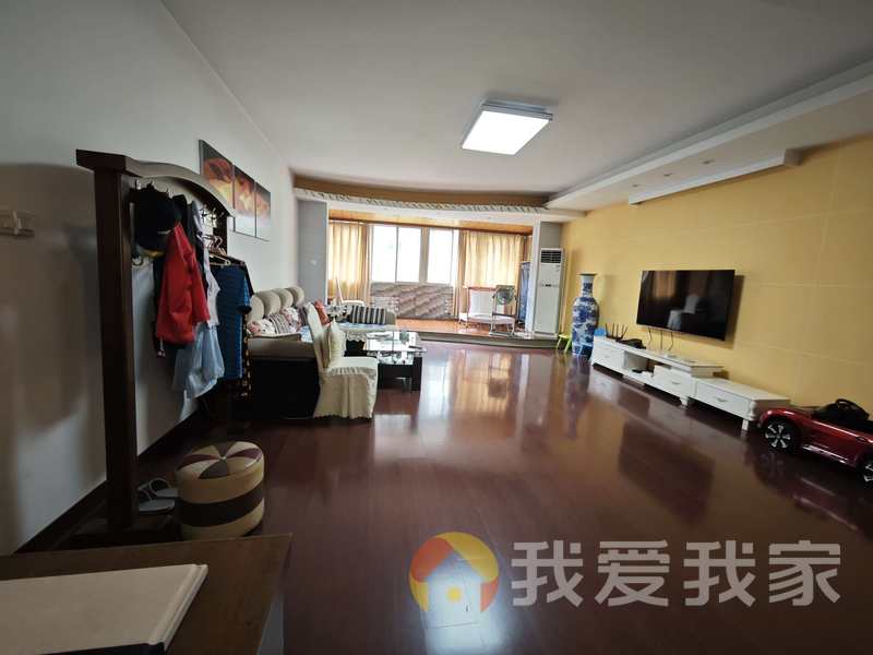 南昌我爱我家桃苑公安小区 南北通透，采光好 装修好，环镜优美 视野好，诚心出售