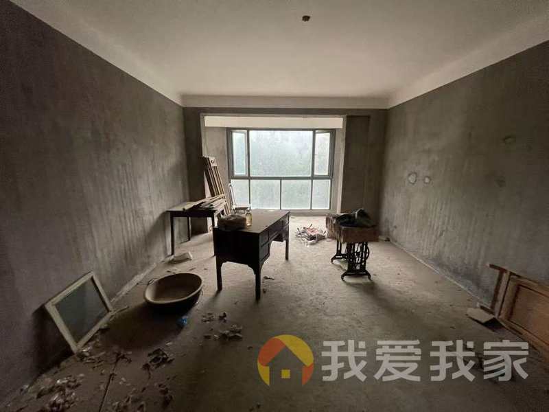 南昌我爱我家翠湖嘉园 南北通透，采光好 周边匹套完善，，出行方便