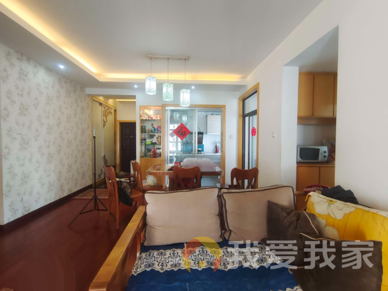 南昌我爱我家名爵府（豫章华城） 南北通透，采光好 装修好，环镜优美 视野好，诚心出售