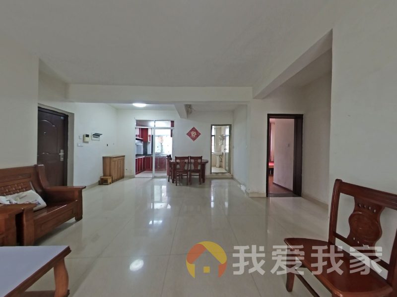 南昌我爱我家保集一期保集半岛 南北通透，采光好 视野好，诚心出售