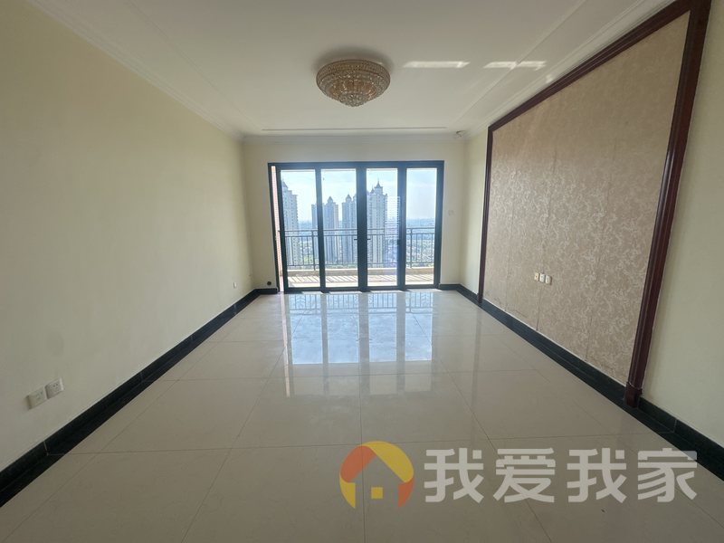 南昌我爱我家恒大绿洲三期 南北通透，采光好 装修好，环镜优美 视野好，诚心出售