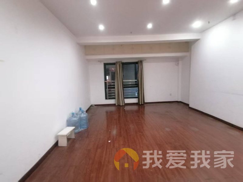 南昌我爱我家明珠广场 南北通透，采光好 装修好，环镜优美 周边匹套完善，，出行方便
