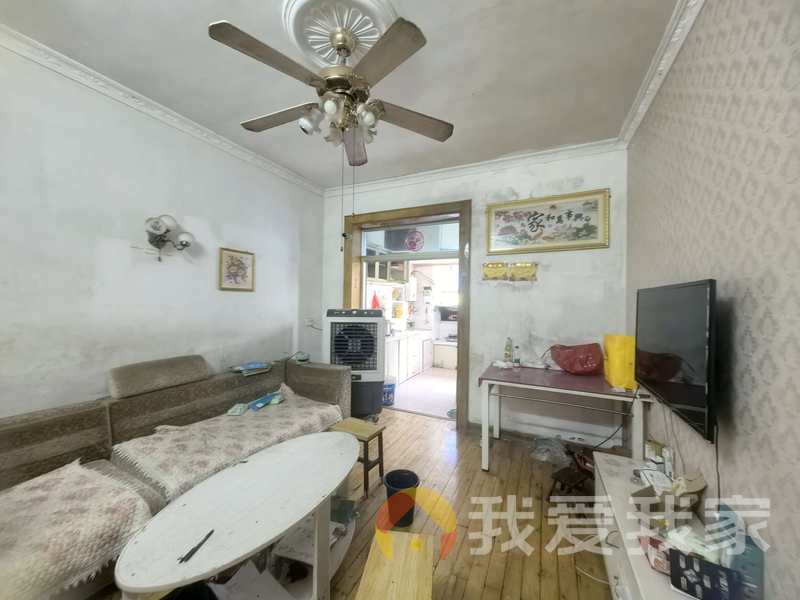 南昌我爱我家洪都大院八区 南北通透，采光好 近地铁 中间楼层