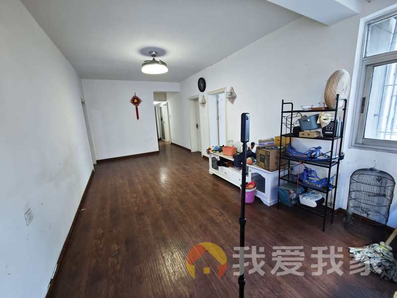 南昌我爱我家小金台 南北通透，采光好 装修好，环镜优美 视野好，诚心出售