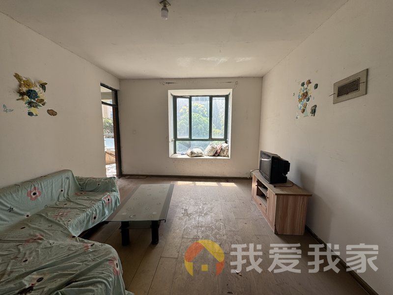 南昌我爱我家南昌居住主题公园枫丹白露 南北通透，采光好 周边匹套完善，，出行方便