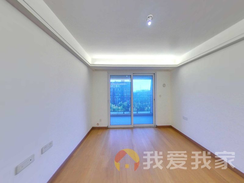 南昌我爱我家万科红墅（旭岚春天小区二期） 南北通透，采光好 装修好，环镜优美 视野好，诚心出售