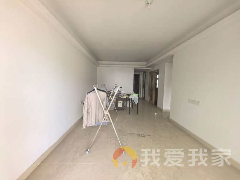 南昌我爱我家南部美的城 南北通透，采光好 装修好，环镜优美 中间楼层
