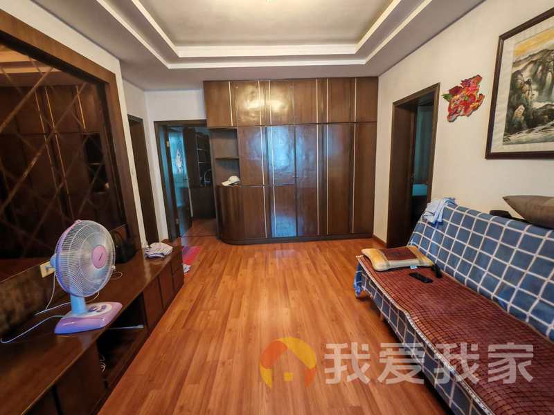 南昌我爱我家湖东家园二区 南北通透，采光好 装修好，环镜优美 近地铁 视野好，诚心出售