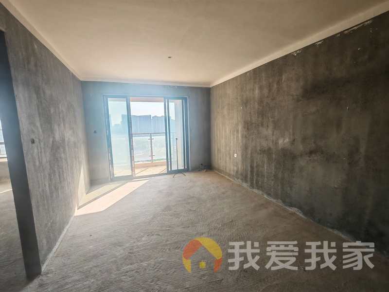南昌我爱我家西站瑞都 南北通透，采光好 中间楼层