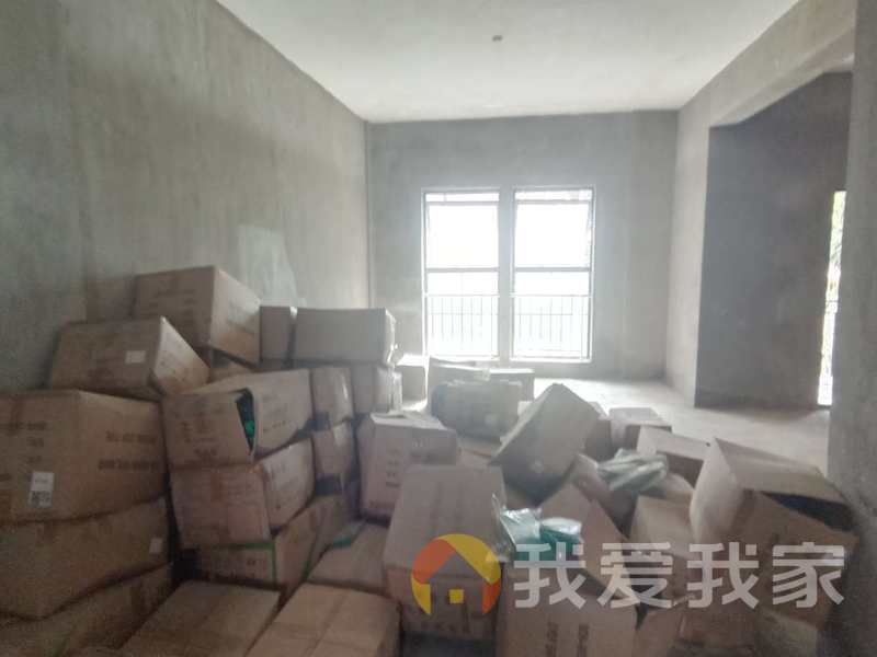 南昌我爱我家御湖国际 南北通透，采光好 视野好，诚心出售