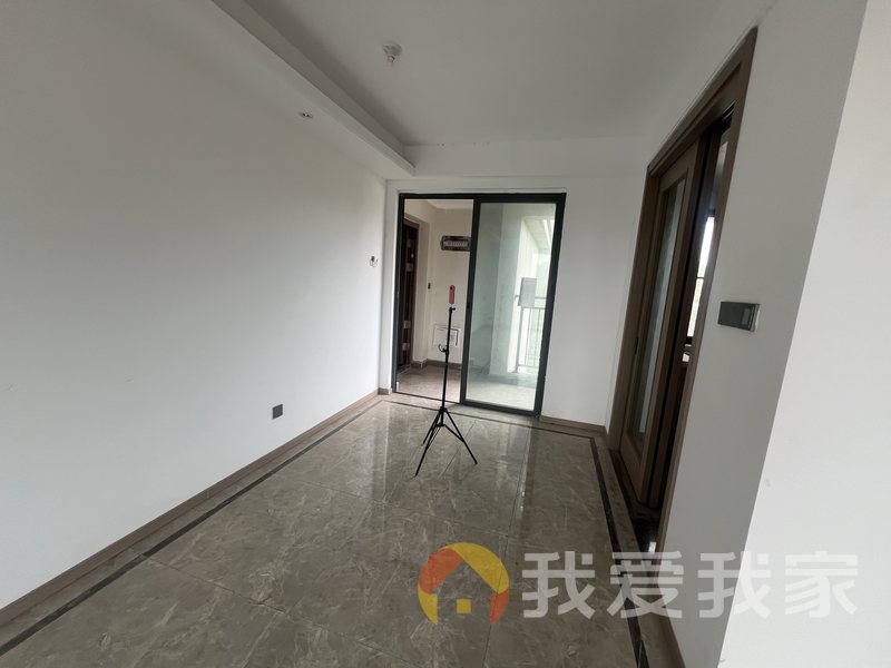 南昌我爱我家象湖文澜苑 南北通透，采光好 装修好，环镜优美 周边匹套完善，，出行方便