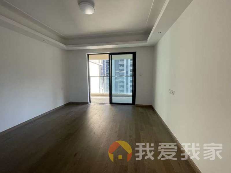 南昌我爱我家满五可过户 近配套 价格可谈 中间楼层 小区中心 带中央空调