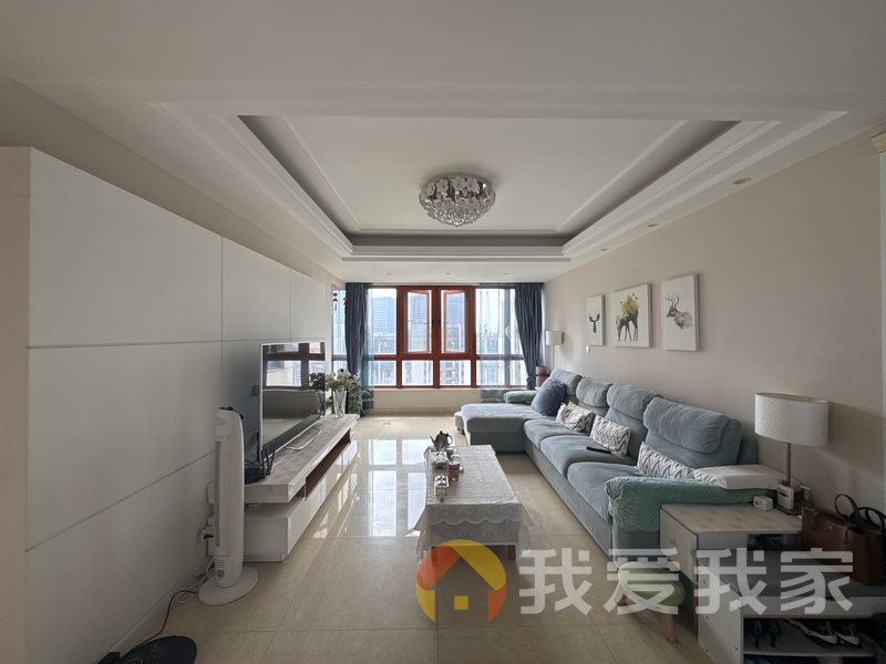 南昌我爱我家绿地外滩公馆 南北通透，采光好 装修好，环镜优美 近地铁 视野好，诚心出售