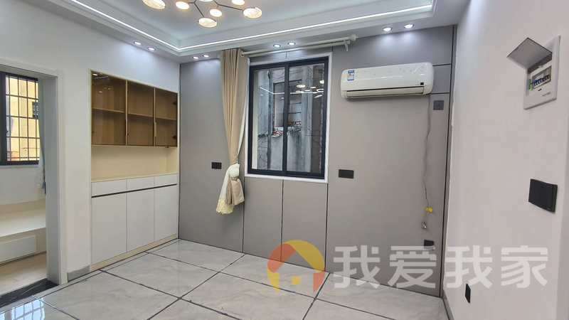 南昌我爱我家南京东路235号南大北区宿舍 南北通透，采光好 装修好，环镜优美 近地铁 视野好，诚心出售