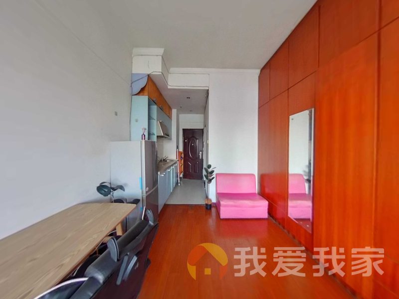 南昌我爱我家铂金特区 南北通透，采光好 装修好，环镜优美 中间楼层
