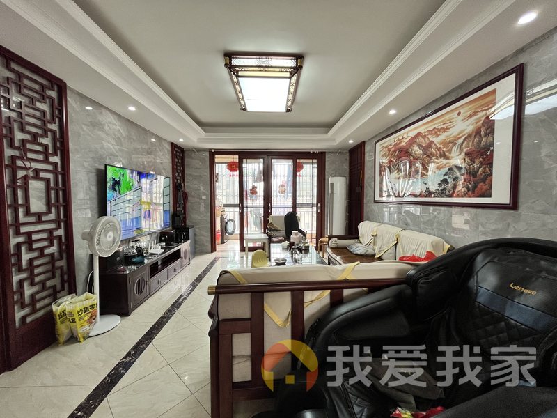 南昌我爱我家幸福时光三期 南北通透，采光好 装修好，环镜优美 视野好，诚心出售