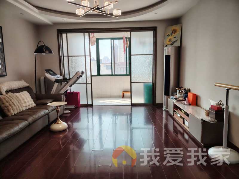 南昌我爱我家江南都市花园 南北通透，采光好 装修好，环镜优美 近地铁 中间楼层