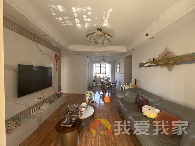 南昌我爱我家绿地外滩公馆 南北通透，采光好 装修好，环镜优美 近地铁 周边匹套完善，，出行方便