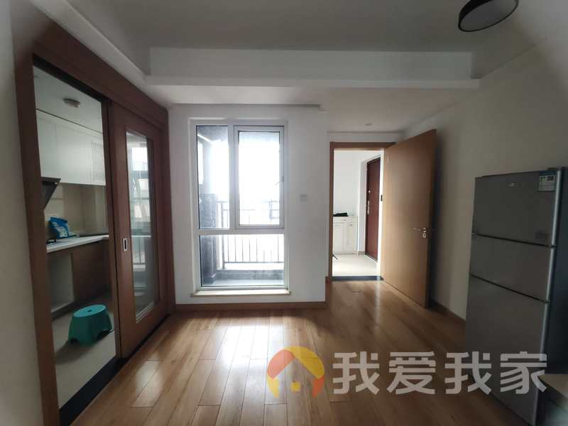 南昌我爱我家万科城市花园 南北通透，采光好 装修好，环镜优美 视野好，诚心出售