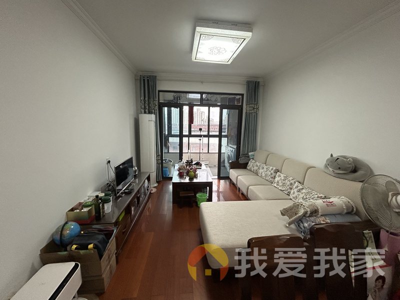 南昌我爱我家绿地外滩公馆 南北通透，采光好 装修好，环镜优美 近地铁 周边匹套完善，，出行方便