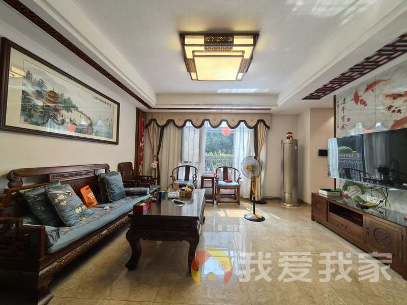 南昌我爱我家绿地玫瑰城 南北通透，采光好 装修好，环镜优美 周边匹套完善，，出行方便