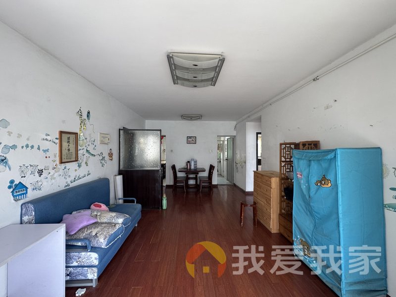 南昌我爱我家凤凰城一期凤鸣苑 南北通透，采光好 装修好，环镜优美 近地铁 视野好，诚心出售