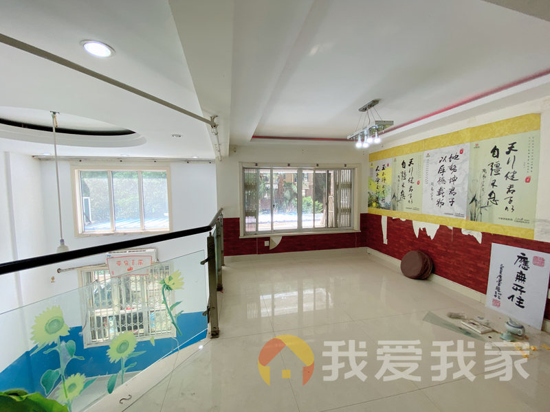 南昌我爱我家万达星城E组团(伴月庭) 南北通透，采光好 装修好，环镜优美 近地铁 周边匹套完善，，出行方便