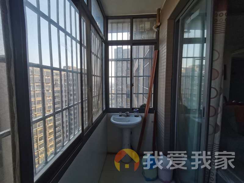 南昌我爱我家中大紫都二期 南北通透，采光好 装修好，环镜优美 近地铁 视野好，诚心出售