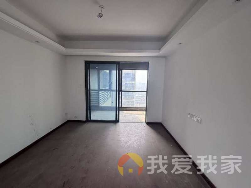 南昌我爱我家新力弘阳府 南北通透，采光好 装修好，环镜优美 近地铁 视野好，诚心出售