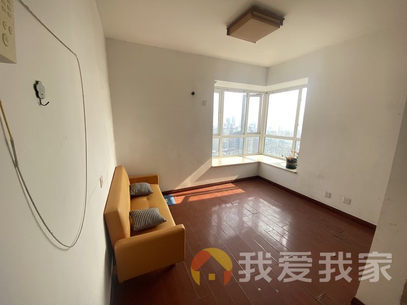 南昌我爱我家万达星城瑞星苑 南北通透，采光好 装修好，环镜优美 近地铁 视野好，诚心出售