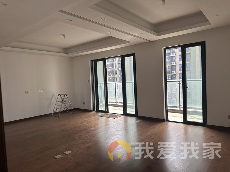 南昌我爱我家华侨城万科一期 装修好，环镜优美 视野好，诚心出售