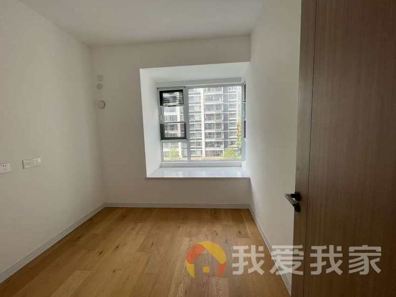 南昌我爱我家联发万科西岸春风（璟颐小区） 南北通透，采光好 装修好，环镜优美 周边匹套完善，，出行方便