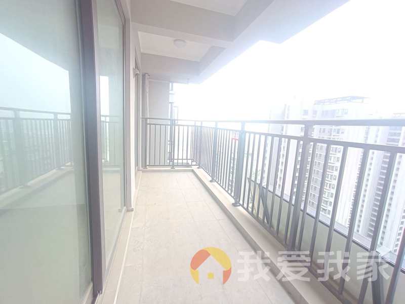 南昌我爱我家联发万科海上明月 南北通透，采光好 装修好，环镜优美 视野好，诚心出售