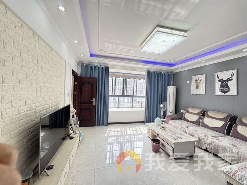 南昌我爱我家百城晶典 南北通透，采光好 装修好，环镜优美 中间楼层