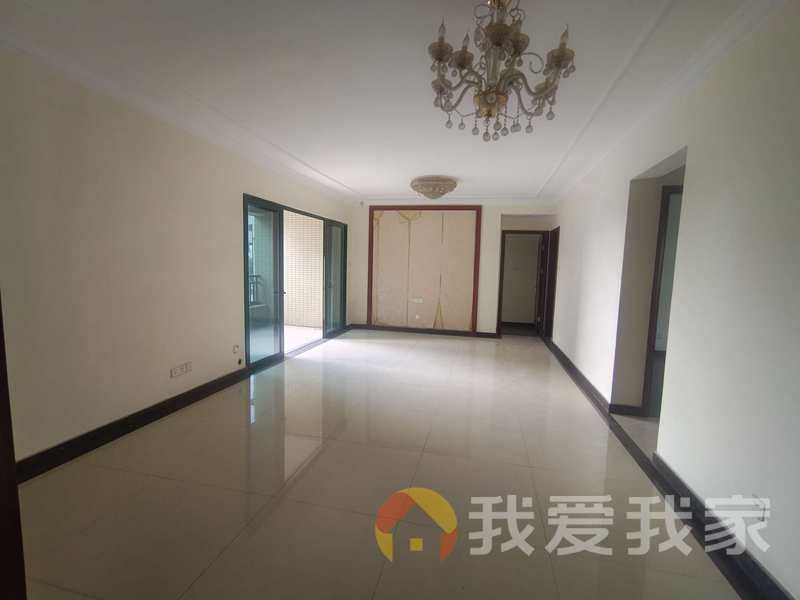 南昌我爱我家恒大绿洲御景苑二期 南北通透，采光好 装修好，环镜优美 近地铁 视野好，诚心出售