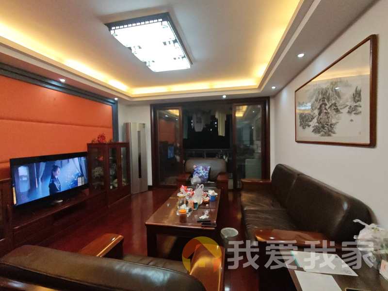 南昌我爱我家蓝天郡 南北通透，采光好 装修好，环镜优美 近地铁 周边匹套完善，，出行方便