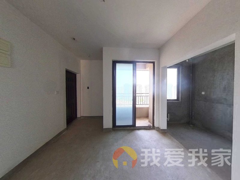 南昌我爱我家绿地国际博览城二期博君 南北通透，采光好 近地铁 视野好，诚心出售