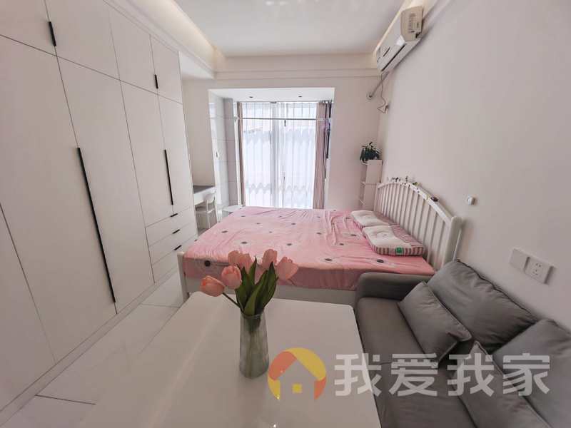 南昌我爱我家新城吾悦广场 南北通透，采光好 装修好，环镜优美 周边匹套完善，，出行方便