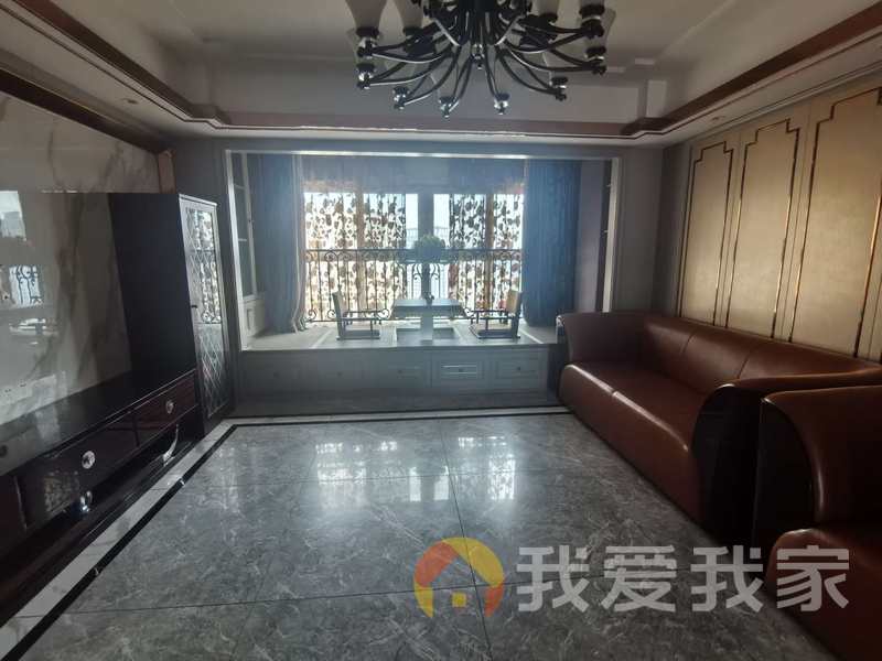 南昌我爱我家东方海德堡 南北通透，采光好 装修好，环镜优美 近地铁 视野好，诚心出售