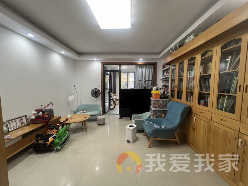 南昌我爱我家万科四季花城北区丹桂苑 南北通透，采光好 装修好，环镜优美 近地铁 中间楼层