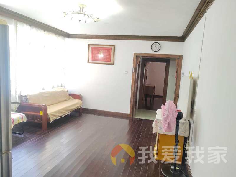 江山花园 南北通透，采光好 近地铁 中间楼层