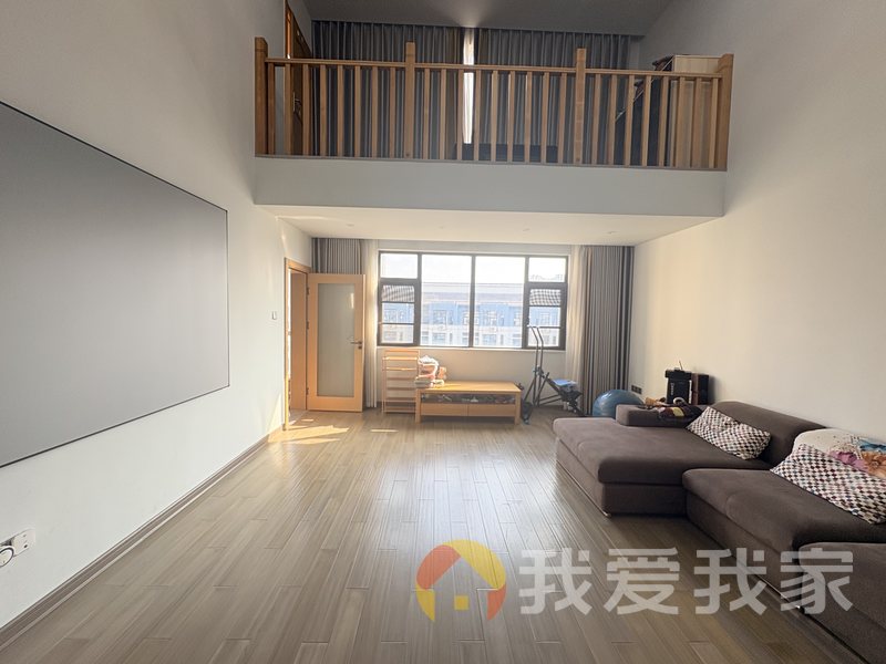 南昌我爱我家九龙湖花园二区 南北通透，采光好 装修好，环镜优美 中间楼层