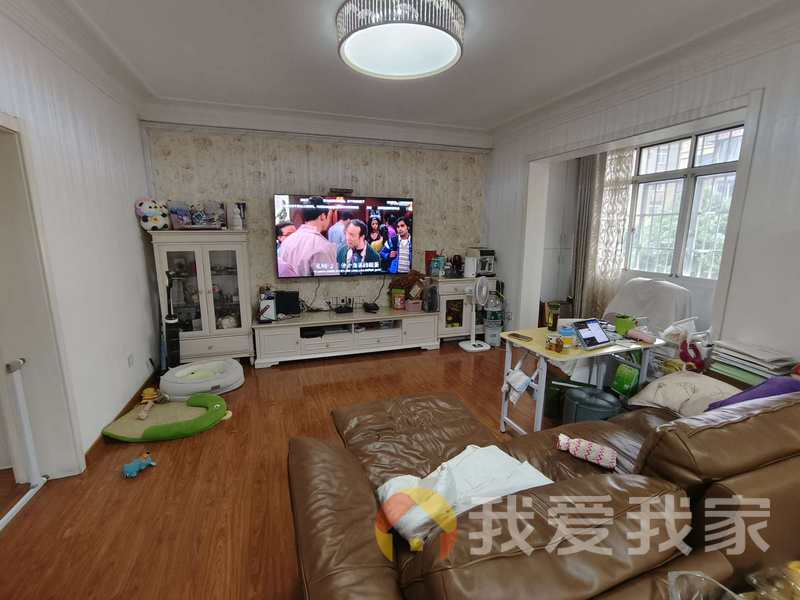 南昌我爱我家爱国路300号省外贸宿舍 南北通透，采光好 装修好，环镜优美 视野好，诚心出售