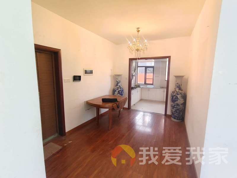 南昌我爱我家巨成广场金山街 南北通透，采光好 装修好，环镜优美 视野好，诚心出售