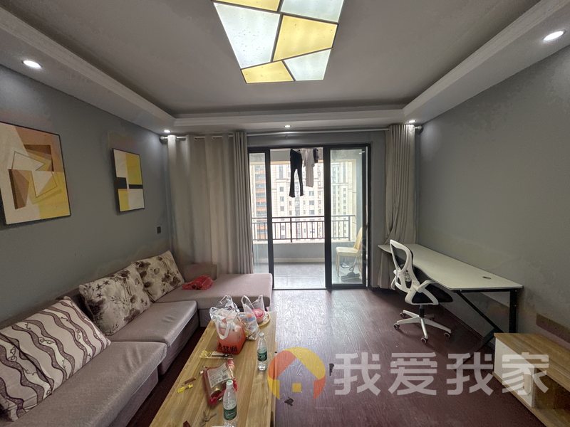 南昌我爱我家保利金香槟 南北通透，采光好 装修好，环镜优美 近地铁 视野好，诚心出售