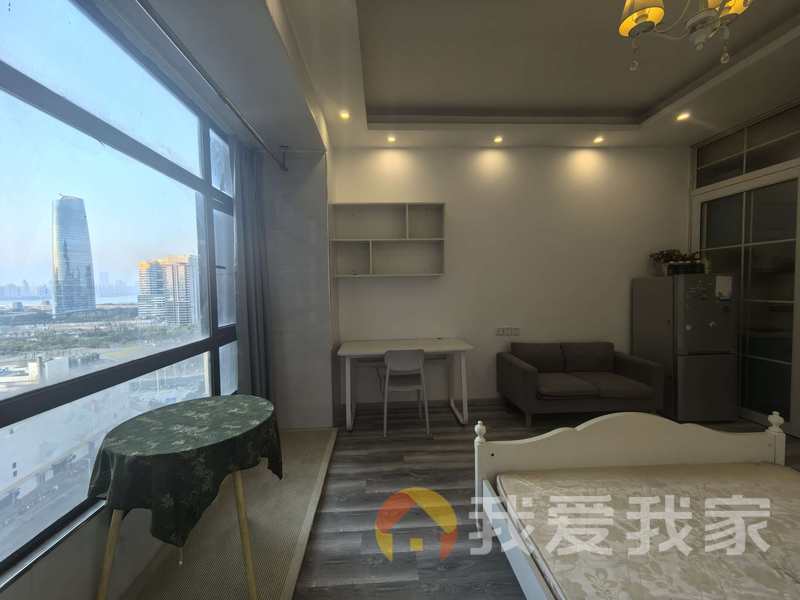 南昌我爱我家东亚朝阳SOHO小区 南北通透，采光好 装修好，环镜优美 中间楼层