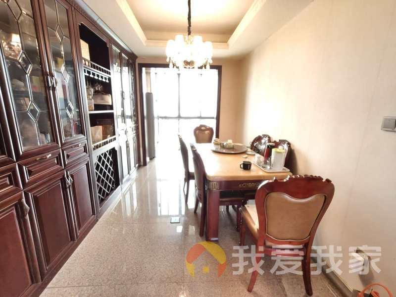 南昌我爱我家联发江岸汇景 南北通透，采光好 装修好，环镜优美 视野好，诚心出售