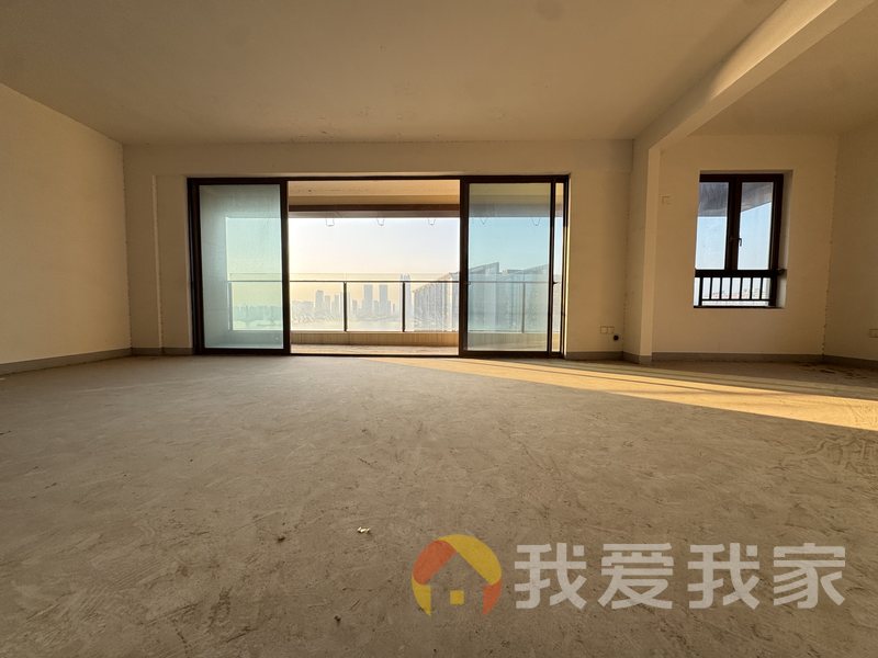 南昌我爱我家绿地朝阳中心（海珀悦庭）一期 南北通透，采光好 视野好，诚心出售