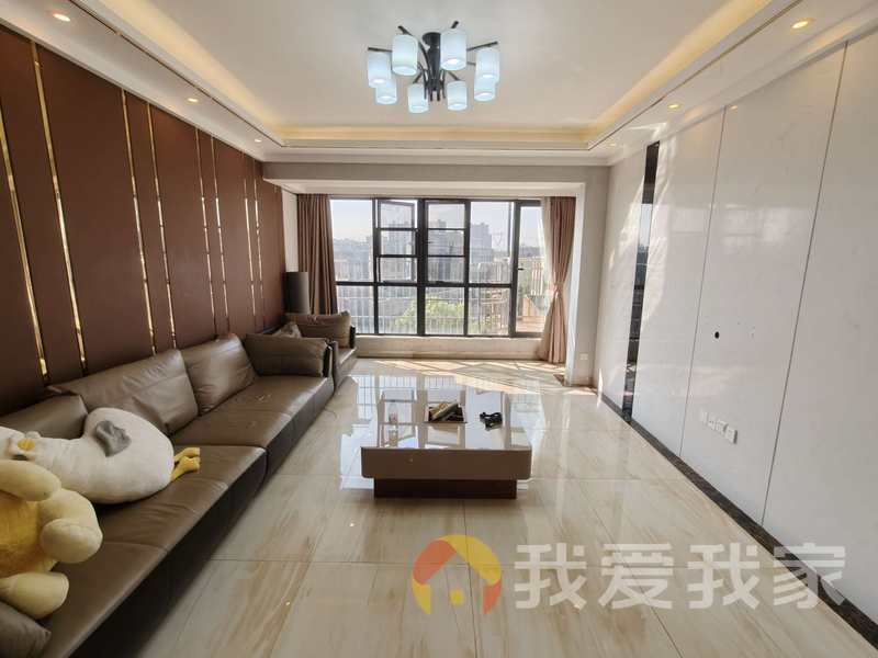 南昌我爱我家绿地新都会 南北通透，采光好 装修好，环镜优美 近地铁 视野好，诚心出售