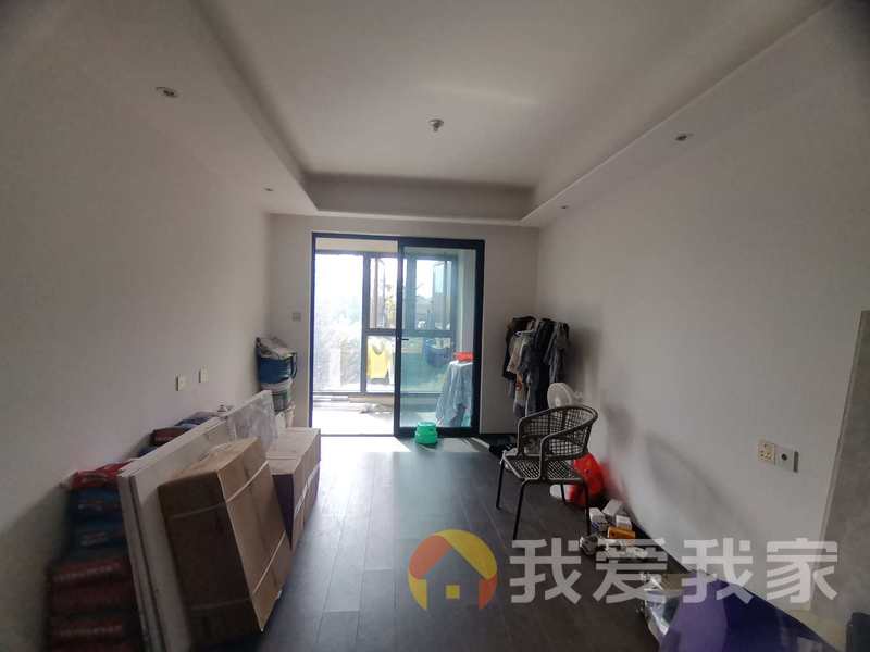 南昌我爱我家龙湖景粼天著 南北通透，采光好 装修好，环镜优美 周边匹套完善，，出行方便